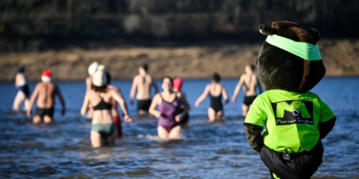La mascotte se baigne aussi