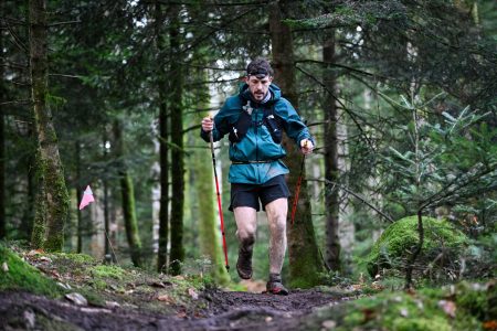 Coureur dans la forêt